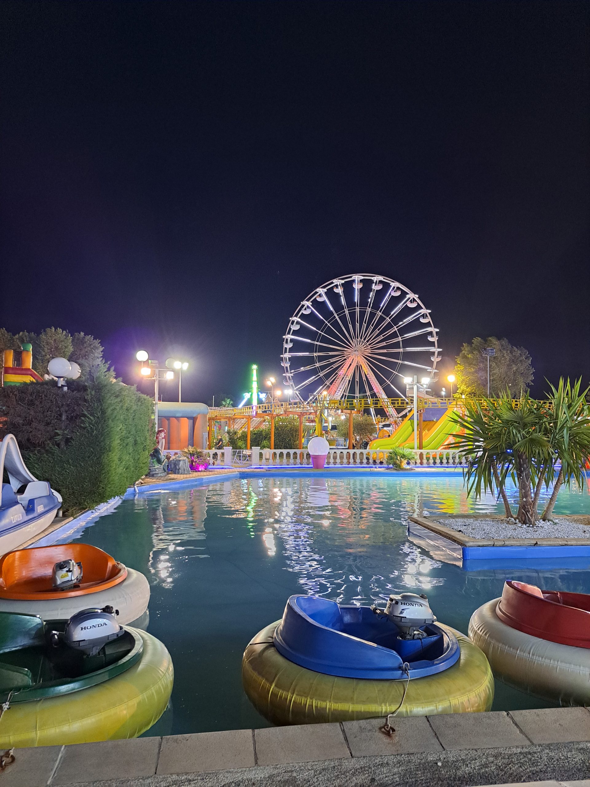 Luna Park Fréjus – Ein unvergesslicher Sommer voller Lichter, Adrenalin und Zuckerwatte